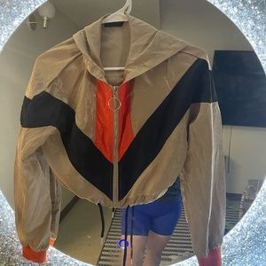 Cropped wind breaker